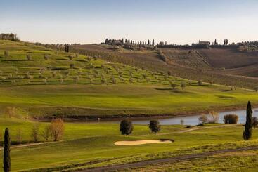 هتل Golf Club Bellosguardo Resort