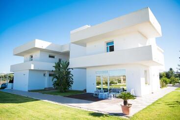 هتل Villa Giadel