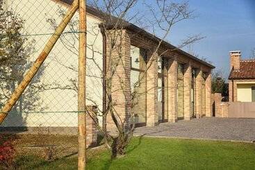 هتل Agriturismo Corte Benetti