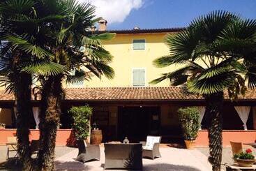 هتل Agriturismo Le Fornase