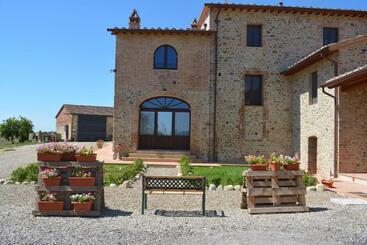 هتل Agriturismo Melariano