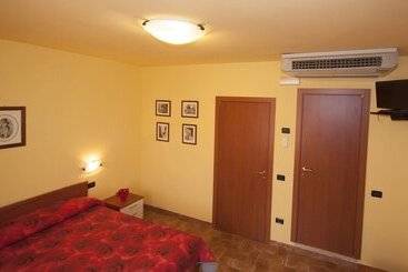 پانسیون Camere Santucci