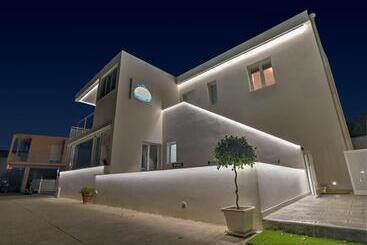 پانسیون Villa Vani Guest House