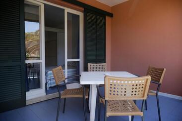 Appartamenti Maricampo   Helloelba