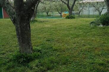 هتل Agriturismo La Praduscella