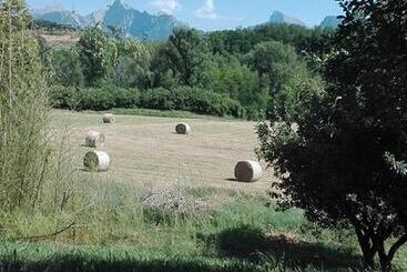 هتل Agriturismo La Praduscella