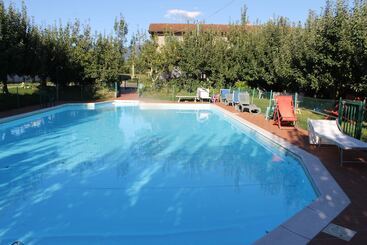 هتل Agriturismo La Praduscella