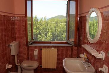 هتل Agriturismo La Praduscella