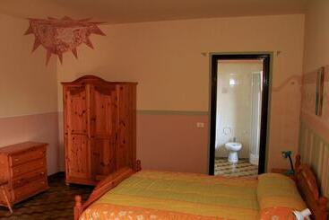 هتل Agriturismo La Praduscella