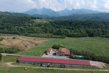 هتل Agriturismo La Praduscella