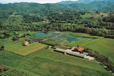 هتل Agriturismo La Praduscella