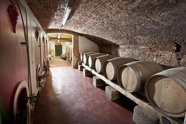 هتل Fattoria Le Vegre