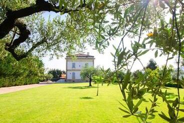 هتل Il Casino Di Remartello