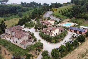 هتل L Antico Casale