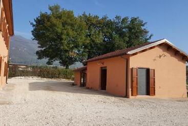 هتل La Cascina Della Vachina