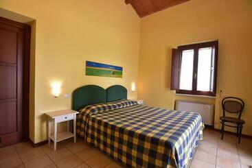 هتل L'orto Di Lucania