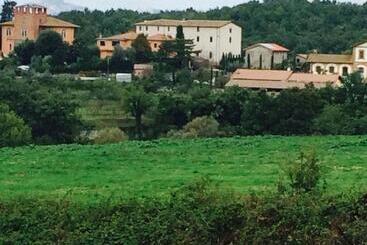 هتل Tenuta Di Vico Moricino