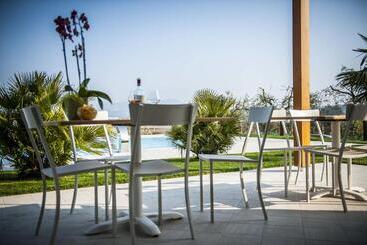 هاستل Locanda Corte Montioni