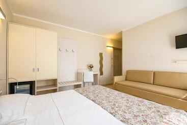 هاستل Locanda Corte Montioni