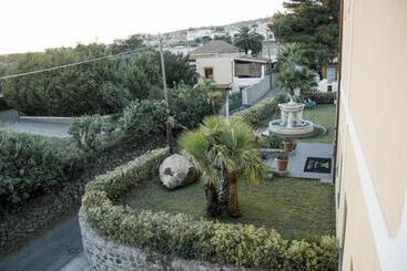 Eolian Residence