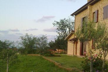 هتل Agriturismo Bio Verde Armonia