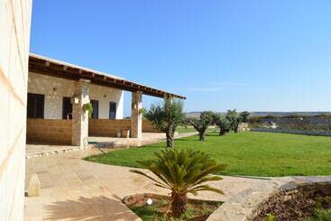هتل Agriturismo Casa Del Peperoncino