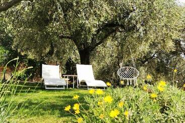 هتل Agriturismo C'era Una Volta