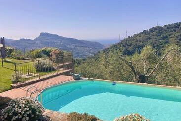 هتل Agriturismo C'era Una Volta