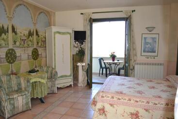 هتل Agriturismo Il Quadrifoglio