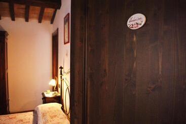 هتل Agriturismo L'antico Oliveto