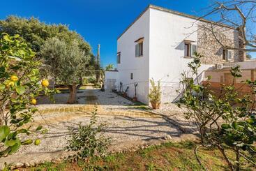 هتل Agriturismo Masseria Carrone