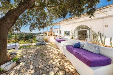 هتل Agriturismo Masseria Carrone