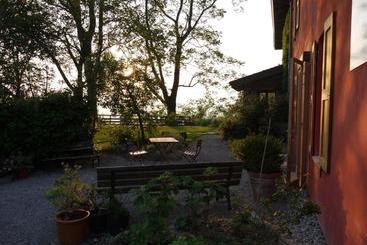 هتل Agriturismo Monte Genesio