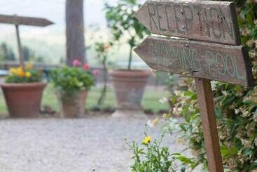 هتل Fattoria Poggio Capponi