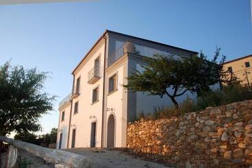 هتل Villa Cirimarco