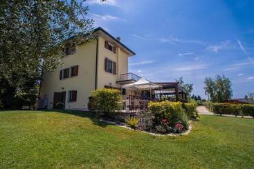 هتل Agriturismo Il Giardino Degli Ulivi