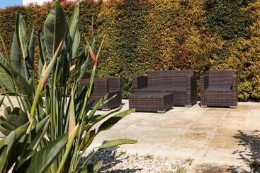 پانسیون Il Giardino Di Flora Piscina & Jacuzzi