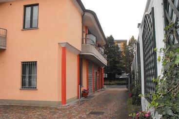 پانسیون Mini Hotel Wine & Dreams