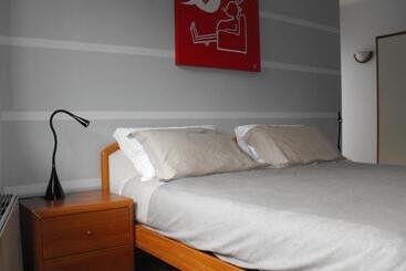 پانسیون Mini Hotel Wine & Dreams