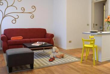 מלון דירות Angelina Urban Lodge