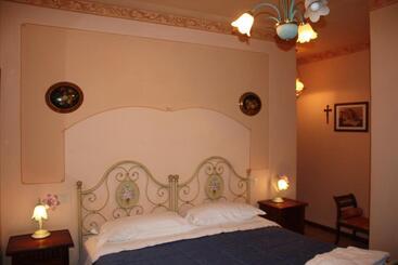 هتل Agriturismo La Corte Sul Lago