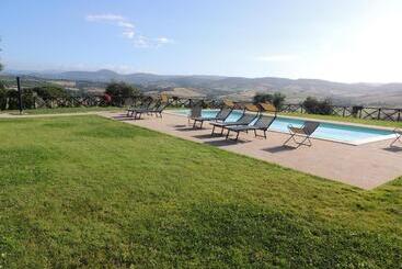 هتل Agriturismo Valle Martina
