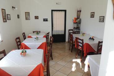 هتل Agriturismo Valle Martina