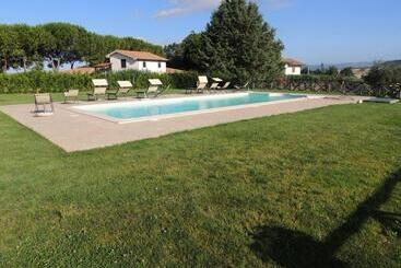 هتل Agriturismo Valle Martina