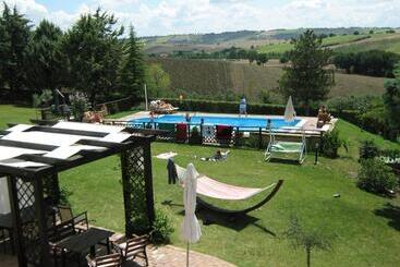 هتل Country House Binnella
