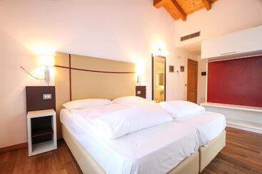 پانسیون Thai Orchidee Restaurant&rooms