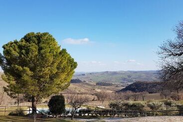 هتل Agriturismo Fattoria Le Origini