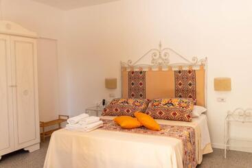 هتل Agriturismo La Genziana