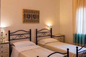 هتل Agriturismo La Genziana