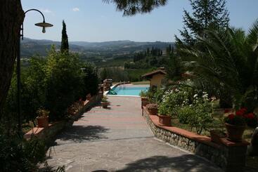 هتل Agriturismo Manetti
